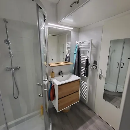 דירה Calme A 5 Mn En Voiture De La Avec Garage *