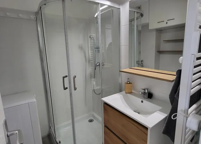 Apartment Calme A 5 Mn En Voiture De La Avec Garage *